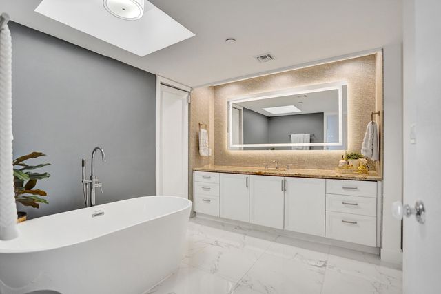 19707 Turnberry Way 18j, Aventura, FL 33180