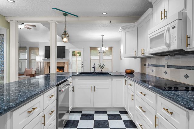 1859 Amber Lane, Carrollton, TX 75007