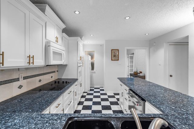 1859 Amber Lane, Carrollton, TX 75007