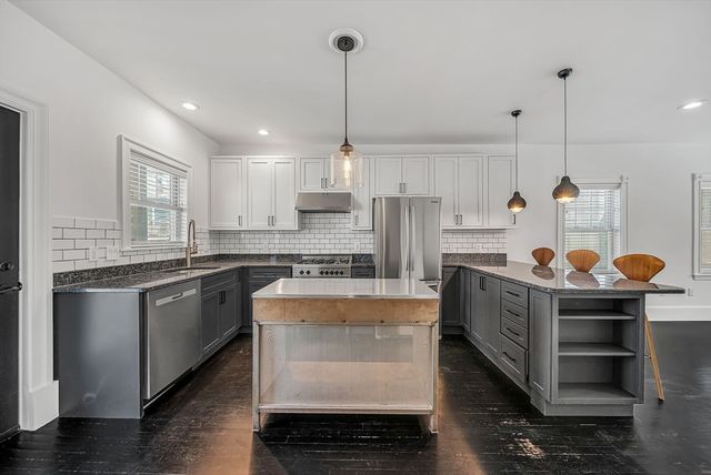 256 Bowen 2, Boston, MA 02127