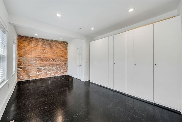 256 Bowen 2, Boston, MA 02127