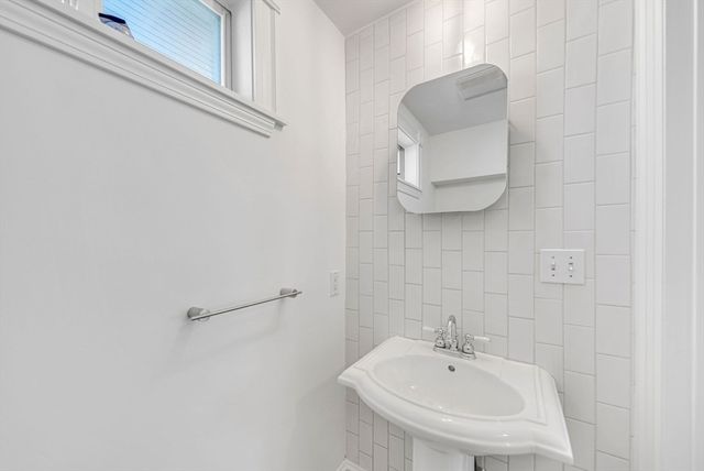 256 Bowen 2, Boston, MA 02127