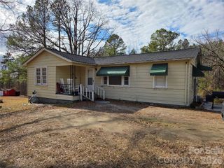 8334 Oaktree Road, Sharon, SC 29742