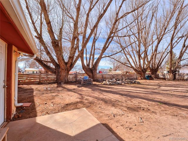 614-618 Main Street, Blanca, CO 81123