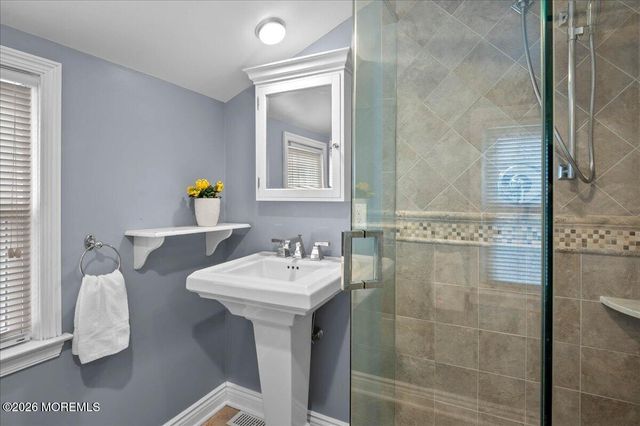 47 Mclean Street, Red Bank, NJ 07701