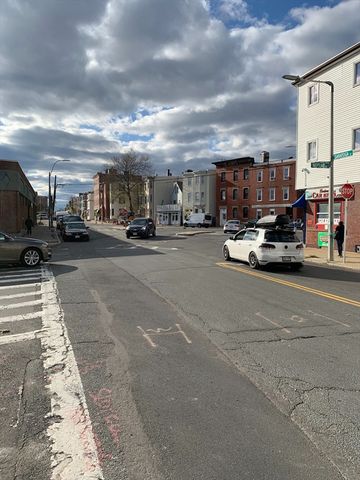 522 Saratoga St 2, Boston, MA 02128