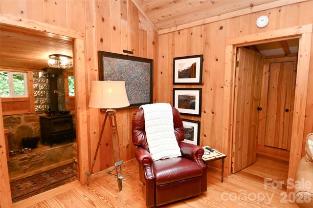 33 Tennis Court Road, Burnsville, NC 28714