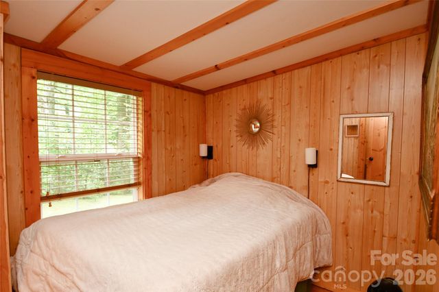 33 Tennis Court Road, Burnsville, NC 28714