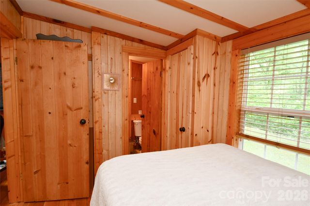 33 Tennis Court Road, Burnsville, NC 28714