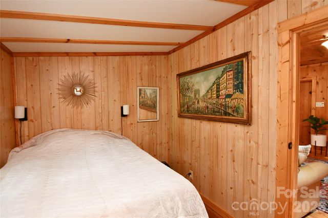 33 Tennis Court Road, Burnsville, NC 28714