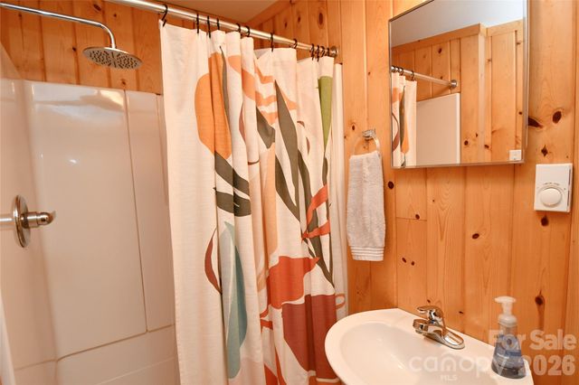 33 Tennis Court Road, Burnsville, NC 28714