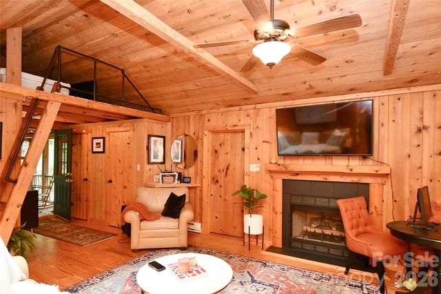 33 Tennis Court Road, Burnsville, NC 28714