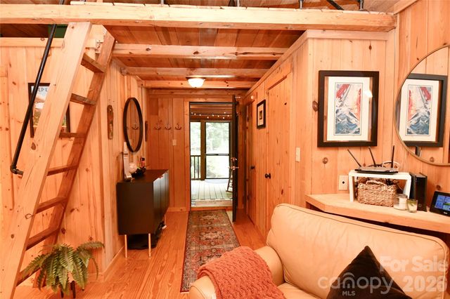 33 Tennis Court Road, Burnsville, NC 28714