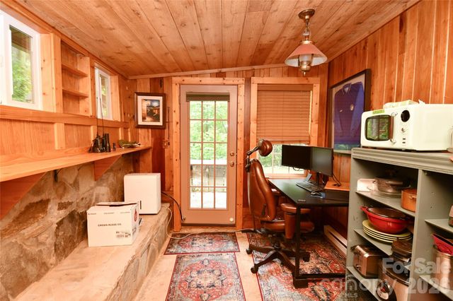 33 Tennis Court Road, Burnsville, NC 28714