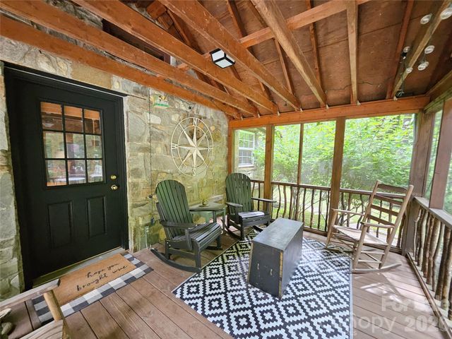 33 Tennis Court Road, Burnsville, NC 28714