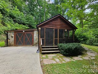 33 Tennis Court Road, Burnsville, NC 28714