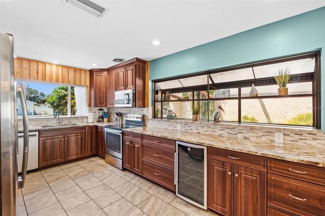 10472 ORANGE BLOSSOM LANE, Seminole, FL 33772