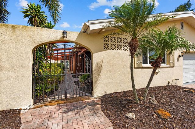 10472 ORANGE BLOSSOM LANE, Seminole, FL 33772