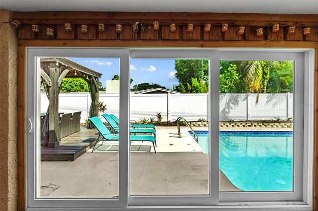 10472 ORANGE BLOSSOM LANE, Seminole, FL 33772