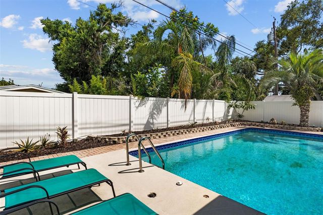 10472 ORANGE BLOSSOM LANE, Seminole, FL 33772