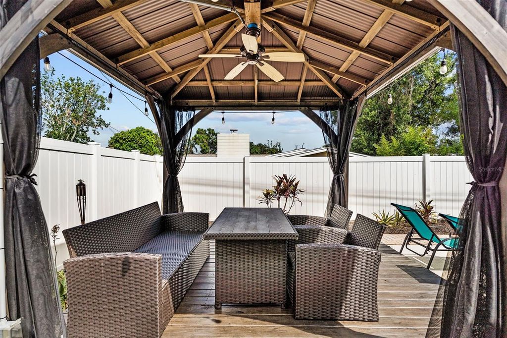 Image 46 of property listing at 10472 ORANGE BLOSSOM LANE, Seminole, FL 33772