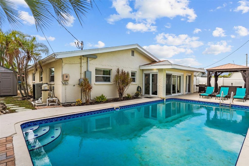 Image 48 of property listing at 10472 ORANGE BLOSSOM LANE, Seminole, FL 33772