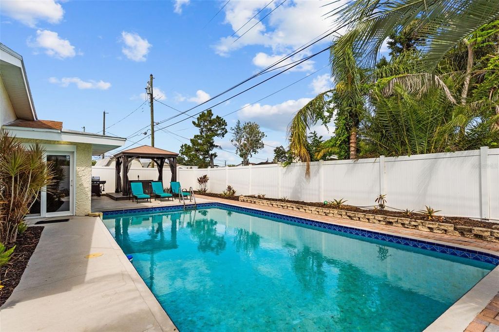 Image 50 of property listing at 10472 ORANGE BLOSSOM LANE, Seminole, FL 33772