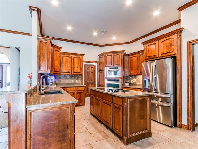 17801 Chatham Hills Road, Norman, OK 73071