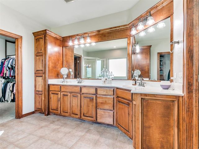 17801 Chatham Hills Road, Norman, OK 73071