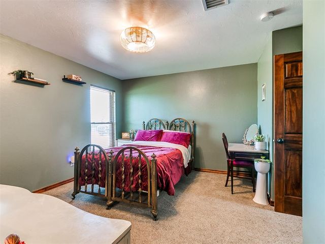 17801 Chatham Hills Road, Norman, OK 73071