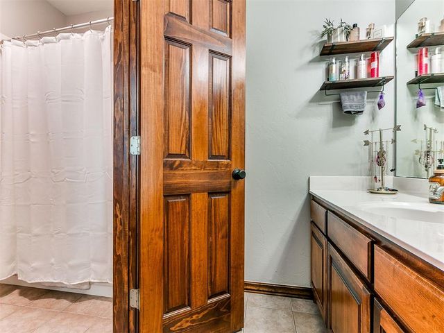 17801 Chatham Hills Road, Norman, OK 73071