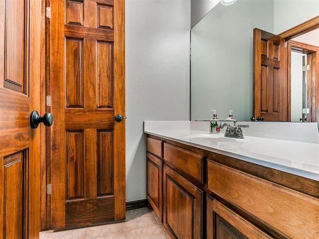 17801 Chatham Hills Road, Norman, OK 73071