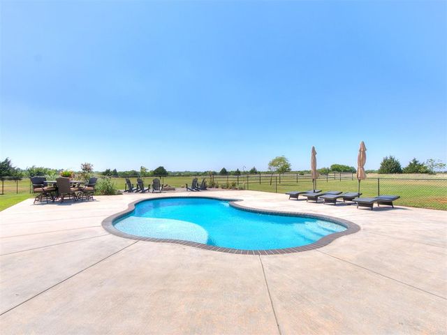 17801 Chatham Hills Road, Norman, OK 73071