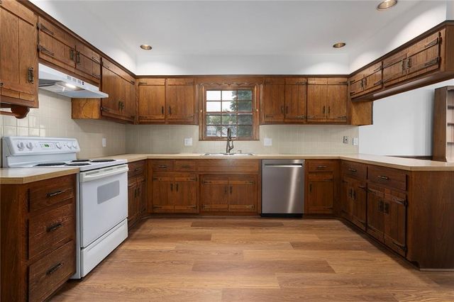 2001 Place Liberte Drive, Liberty, MO 64068