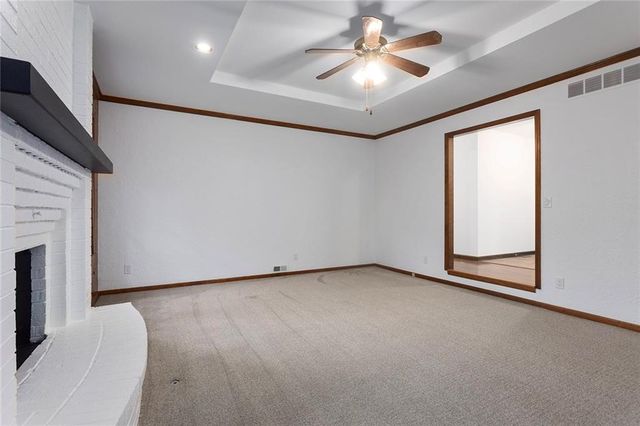 2001 Place Liberte Drive, Liberty, MO 64068