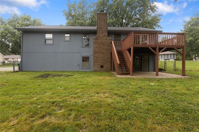 2001 Place Liberte Drive, Liberty, MO 64068