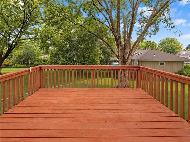 2001 Place Liberte Drive, Liberty, MO 64068