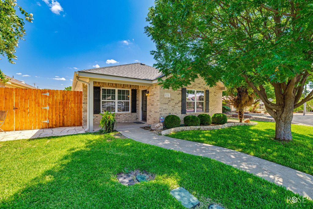 Image 1 of property listing at 4234 Lexington Place, San Angelo, TX 76904