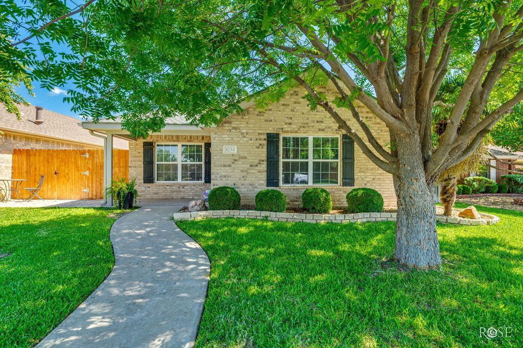 Image 5 of property listing at 4234 Lexington Place, San Angelo, TX 76904