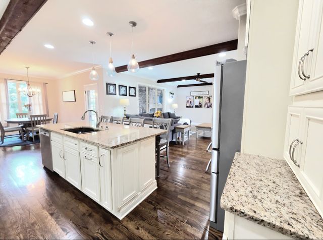 5232 Mead Park Dr, Thompsons Station, TN 37179