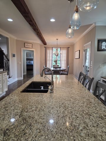 5232 Mead Park Dr, Thompsons Station, TN 37179