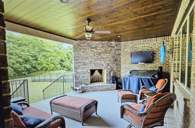 5232 Mead Park Dr, Thompsons Station, TN 37179