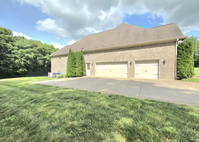 5232 Mead Park Dr, Thompsons Station, TN 37179