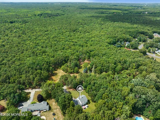 6 Drift Road, Freehold, NJ 07728