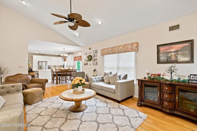 6 Drift Road, Freehold, NJ 07728