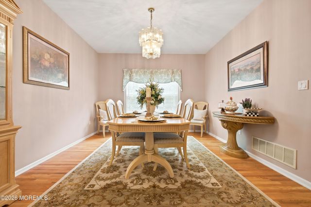 6 Drift Road, Freehold, NJ 07728