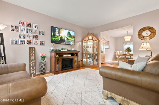 6 Drift Road, Freehold, NJ 07728