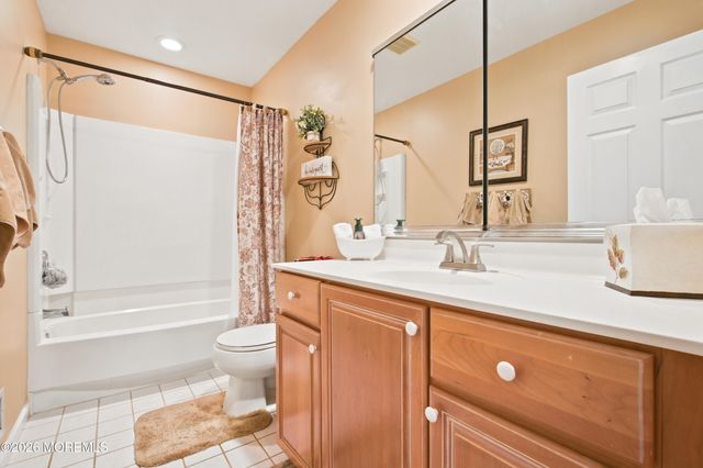 6 Drift Road, Freehold, NJ 07728