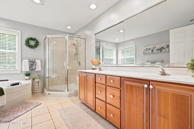 6 Drift Road, Freehold, NJ 07728
