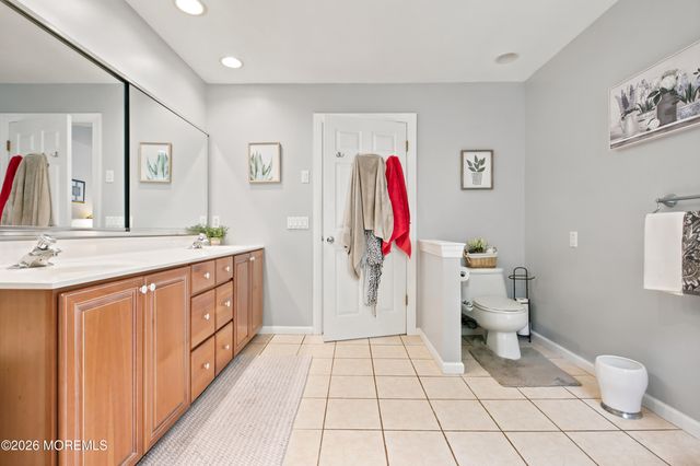 6 Drift Road, Freehold, NJ 07728